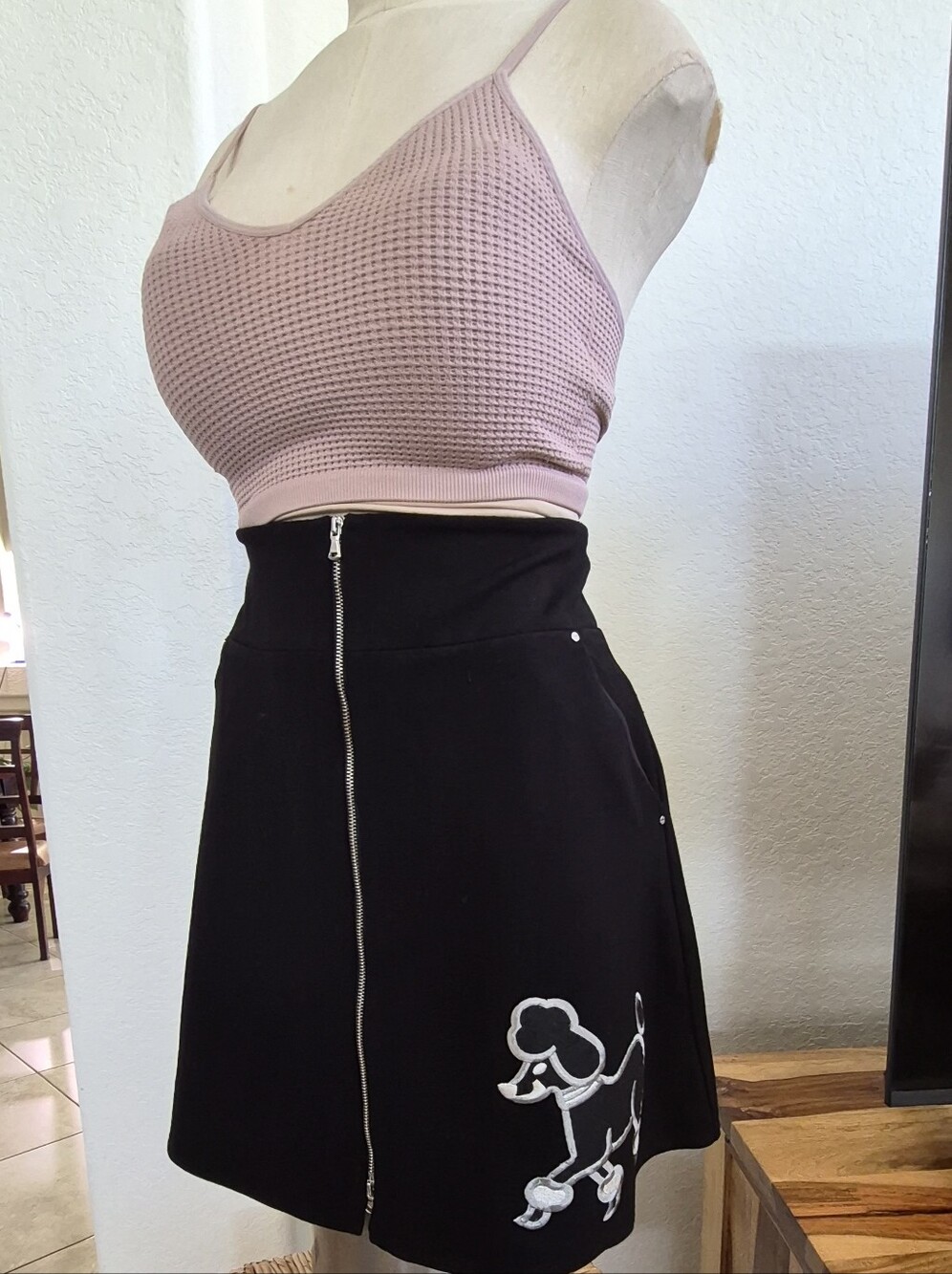 Kenneth Cole N.Y. Embroidery Poodle Design Skirt, Front Zippers, w/ Slit Pockets